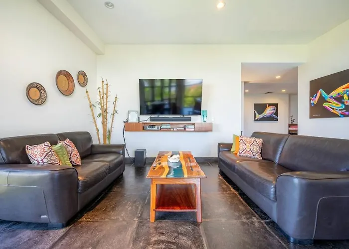 Spacious Ocean View Condo, Luxury In La Perla Hébergement de vacances *