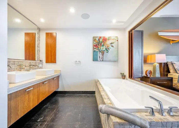 Hébergement de vacances Spacious Ocean View Condo, Luxury In La Perla *