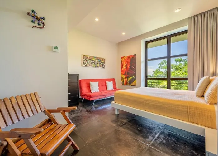 Spacious Ocean View Condo, Luxury In La Perla Hébergement de vacances *