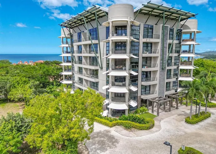 Spacious Ocean View Condo, Luxury In La Perla Hébergement de vacances *